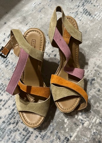 Deichmann Dolgulu mantar topuk ayakkabı