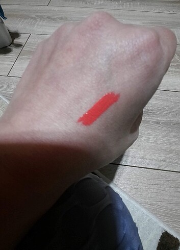 Beden Water shiny smooth lipgloss