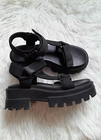 Pull and Bear Platform sandalet