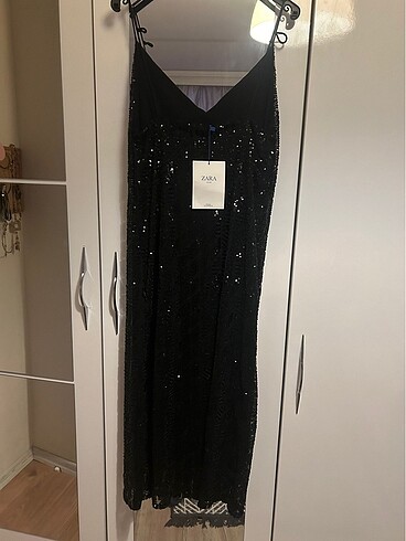 Payetli Zara Gece elbisesi