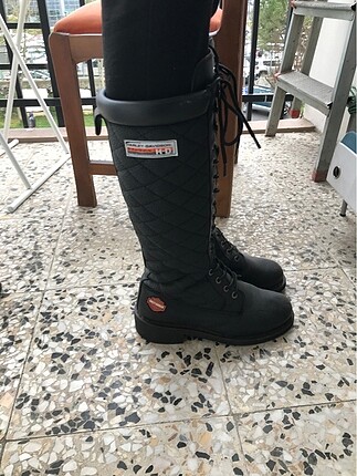 Siyah bağcıklı harley davidson çizme