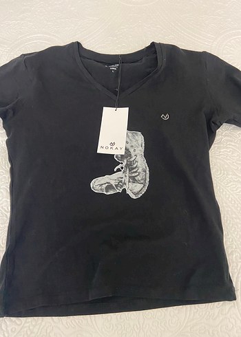 Siyah Baskılı V Yaka Hamile Tişörtü