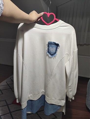 kot detayli beyaz sweat