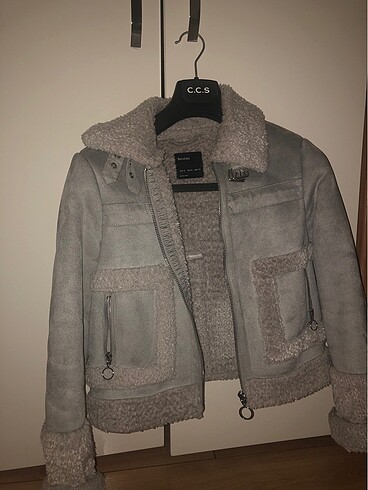 İçi kürklü Bershka mont