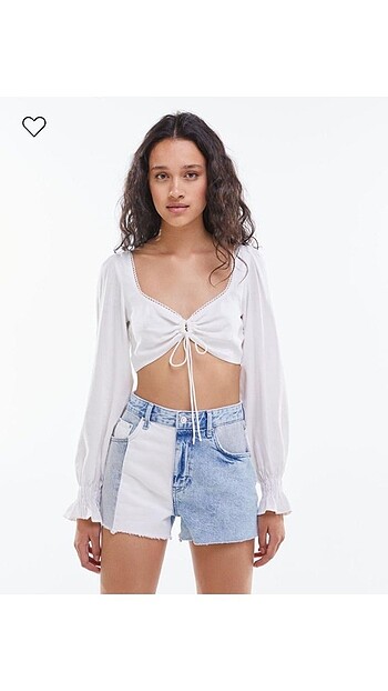 bershka beyaz karpuz kol büzgülü büstiyer crop bluz