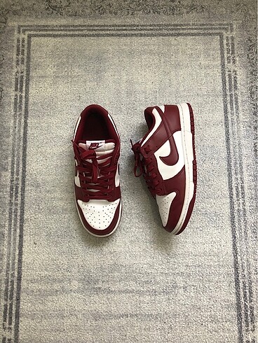 Dunk team red