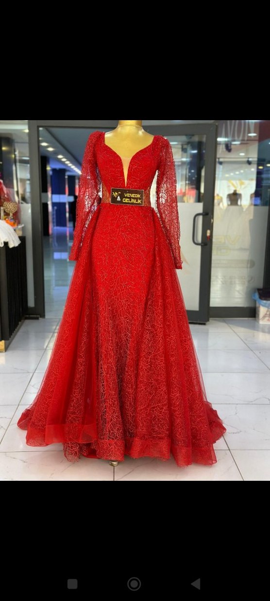 Dantel Detaylı Kırmızı Uzun Abiye Elbise - Görsel 2