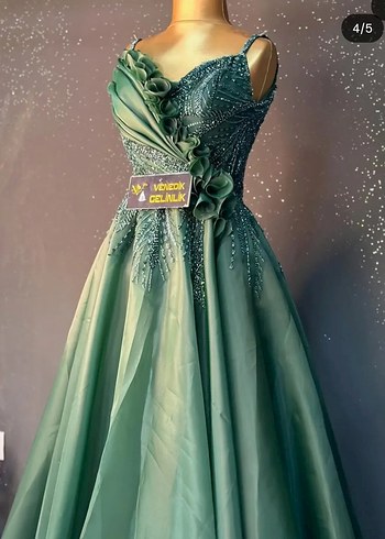 Yeşil V Yakalı Uzun Abiye Elbise - Görsel 4