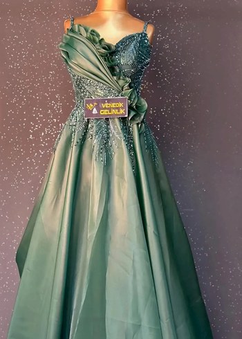 Yeşil V Yakalı Uzun Abiye Elbise - Görsel 3