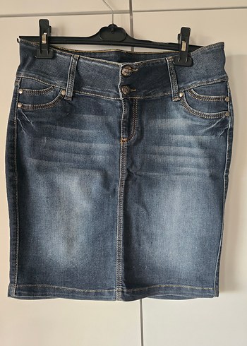 Kemer Detaylı Koyu Mavi Denim mini Etek