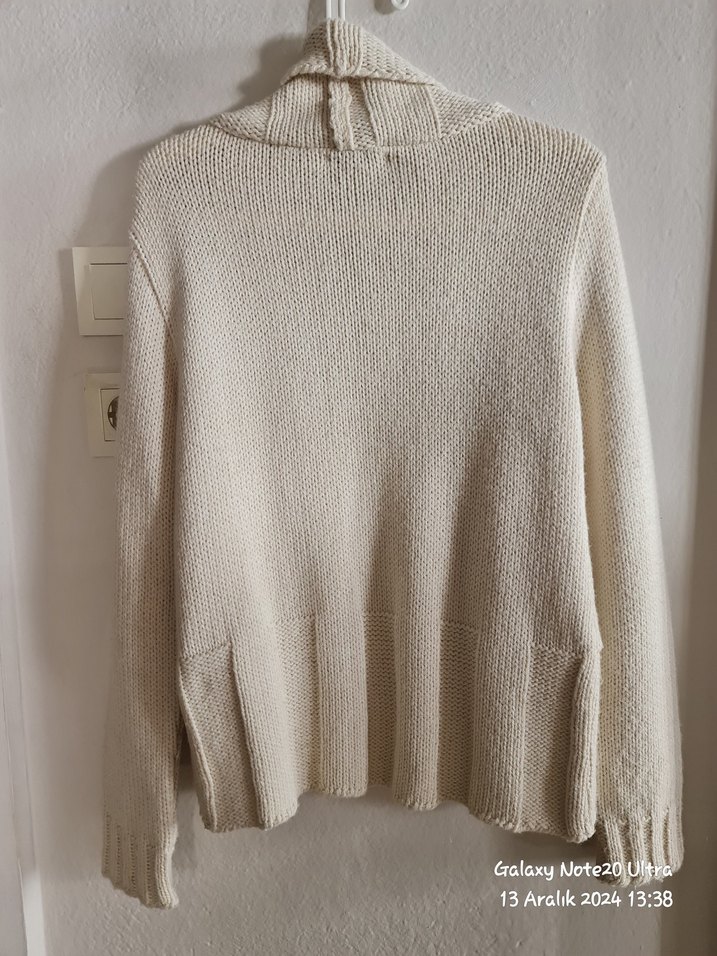 Nakışlı ekru Kısa Triko Hırka - Görsel 3