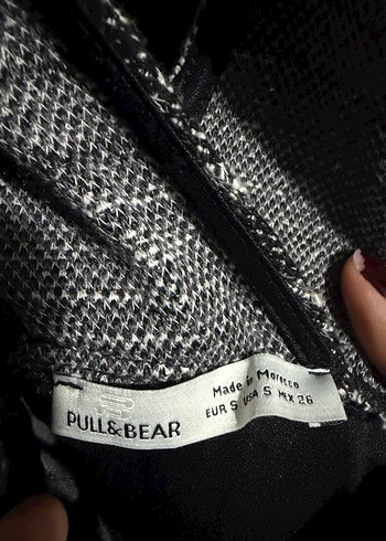 Pull&Bear siyah-beyaz tüvit kumaşlı, V yaka, askılı mini elbise - Görsel 3