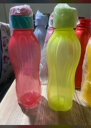 2 adet 750 ml Renkli Plastik Su Şişeleri