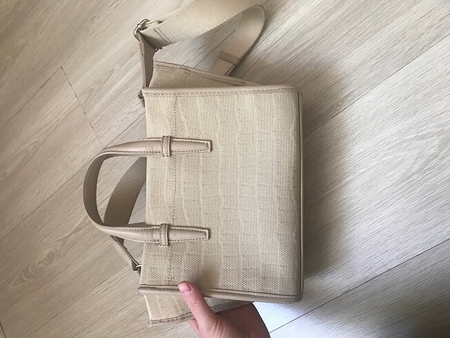 Bej hasır görünümlü Zara çanta