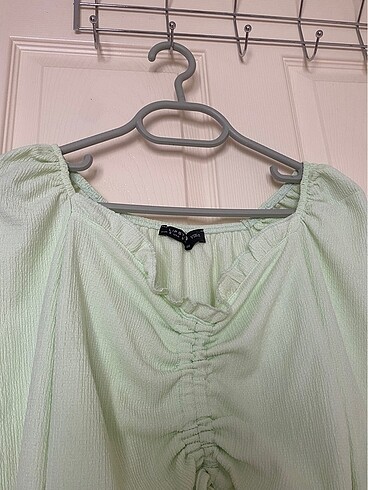 H&M Büzgülü crop