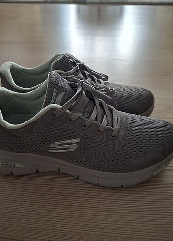 36,5 Beden Orjinal skechers spor ayakkabı