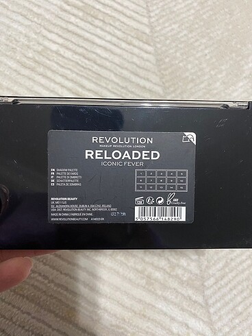 Revolution Revolution far paleti