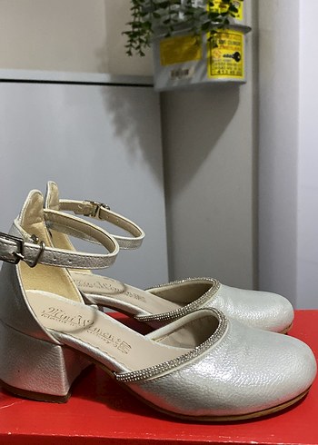 Beyaz Desenli Tokalı Topuklu Kız çocuk  Ayakkabı - Görsel 2