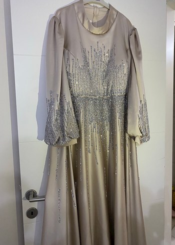 62 beden Bej İşlemeli Uzun Kollu Abiye Elbise - Görsel 2