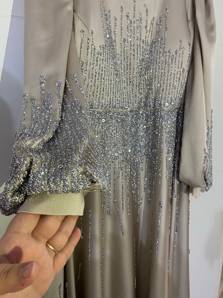 62 beden Bej İşlemeli Uzun Kollu Abiye Elbise - Görsel 4