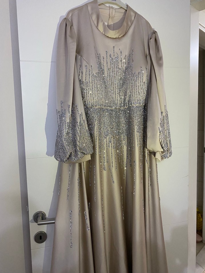 62 beden Bej İşlemeli Uzun Kollu Abiye Elbise - Görsel 2