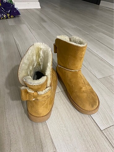 40 Beden Kurdeleli UGG Bot
