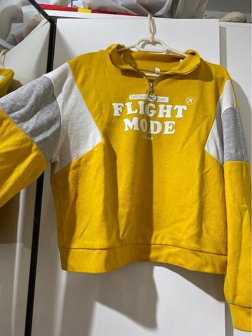 Sarı sweatshirt