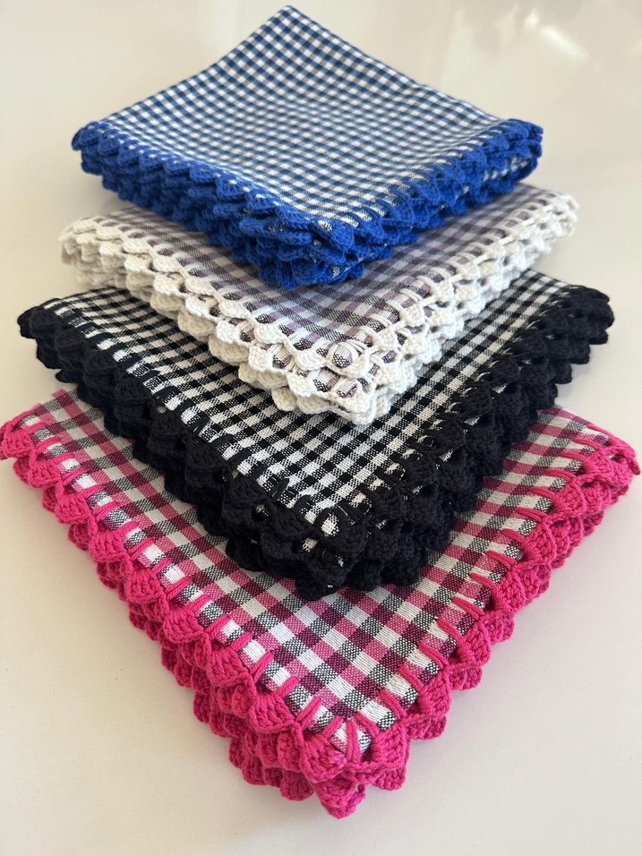 Renkli İşlemeli Masa Örtüleri - Görsel 2