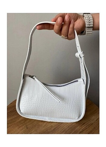  Beden Beyaz çantamız en çok tercih edilen ????
