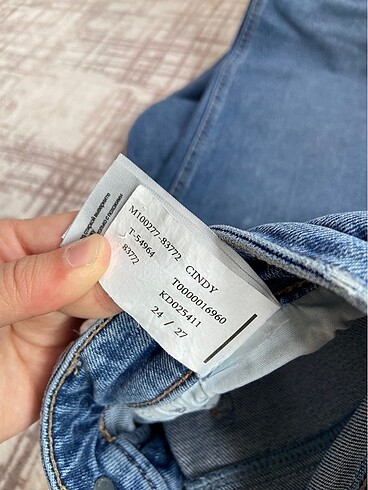 27 Beden mavi Renk Mavi mom jean