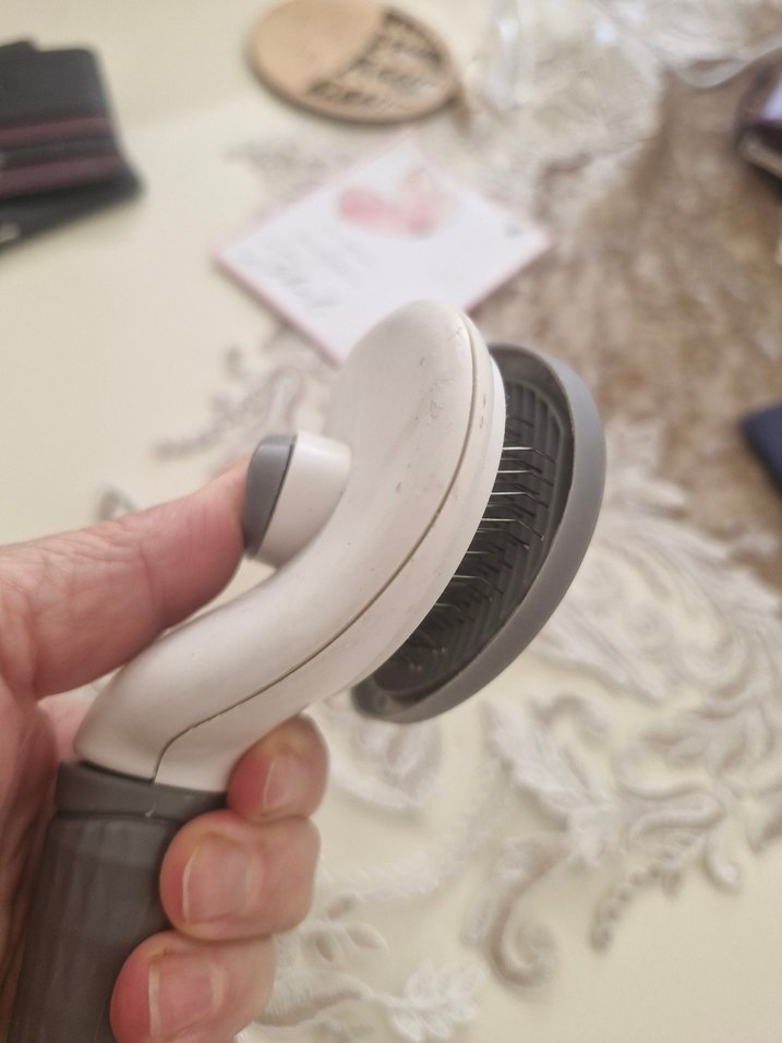 Gri-Beyaz Kedi Tüyü Toplayıcı Fırça - Görsel 2