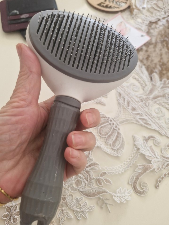 Gri-Beyaz Kedi Tüyü Toplayıcı Fırça - Görsel 4