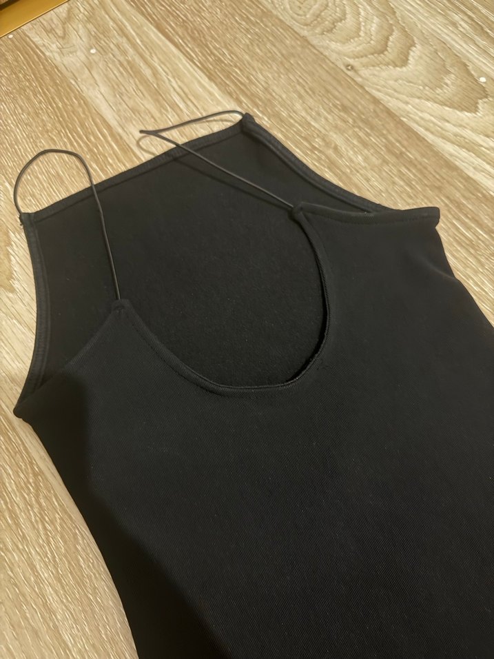 Siyah Yüksek Yakalı Kolsuz Triko Elbise - Görsel 3