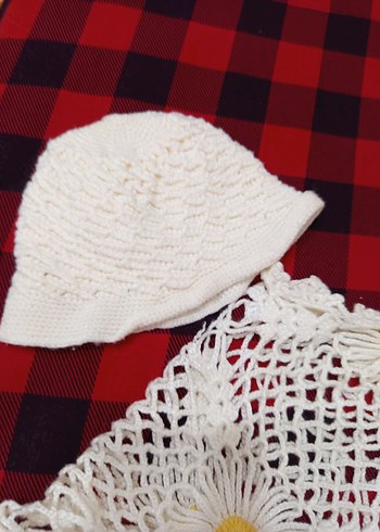 Nakışlı Beyaz Örgü Kız Panço ve Şapka - Görsel 6