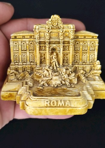 Beden Parlak Altın Roma Figürünü