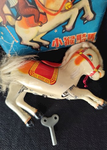 Eskilerden metal oyuncaklar fare davul çalan köpek ve at - Görsel 2