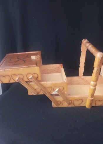 Diğer ESKİLERDEN 3 KATLI 5 BÖLMELİ AHŞAP DİKİŞ KUTUSU