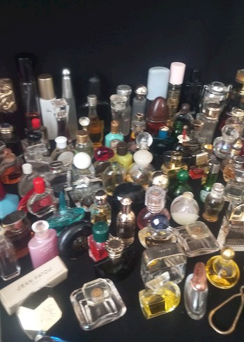 Beden Renk KOLEKSİYONLUK DELUXE MİNİ PARFÜMLER HEPSİNİN FİYATIDIR 150 ADET
