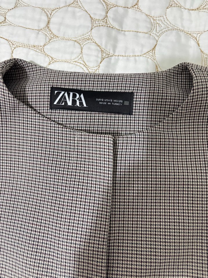 Düğmeli V Yaka Kolsuz Kadın Yelek - Görsel 3