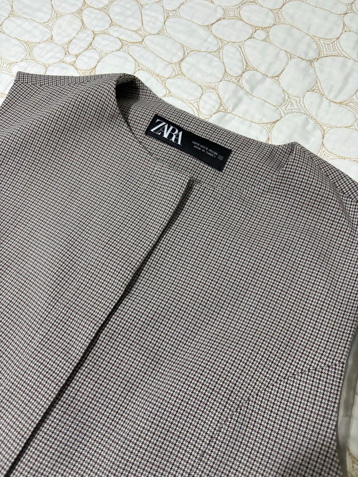 Düğmeli V Yaka Kolsuz Kadın Yelek - Görsel 2