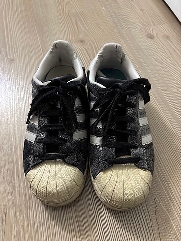 Adidas spor ayakkabı