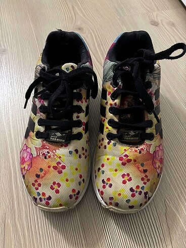 Adidas spor ayakkabı