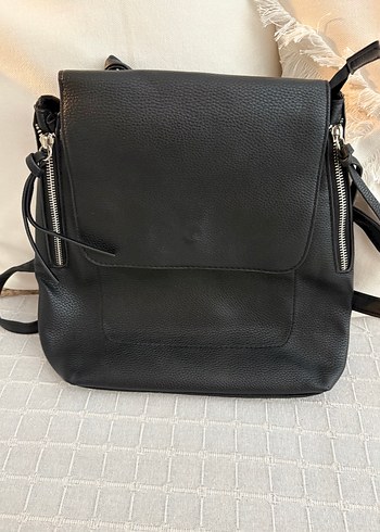 Stradivarius Siyah Deri Kadın Sırt Çantası