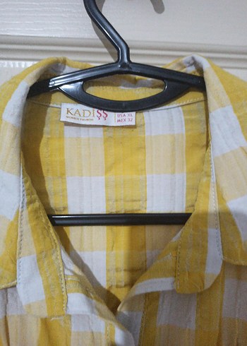 Uzun Kollu Sarı Düğmeli Kadın Gömlek - Görsel 4