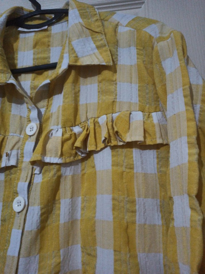 Uzun Kollu Sarı Düğmeli Kadın Gömlek - Görsel 3