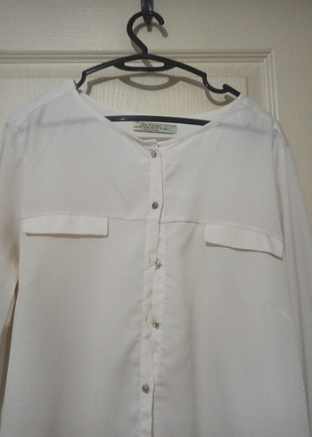 Kadın Beyaz Düğmeli Uzun Kollu - Görsel 3