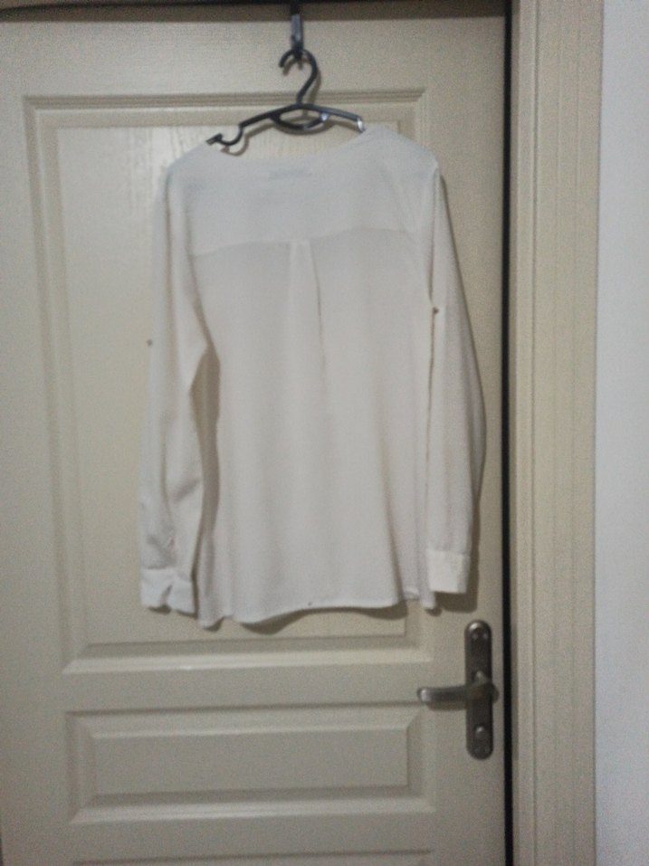 Kadın Beyaz Düğmeli Uzun Kollu - Görsel 2