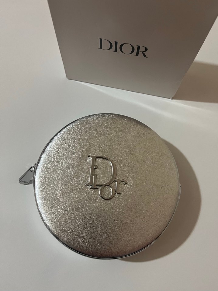 Orijinal Dior makyaj çantası - Görsel 2