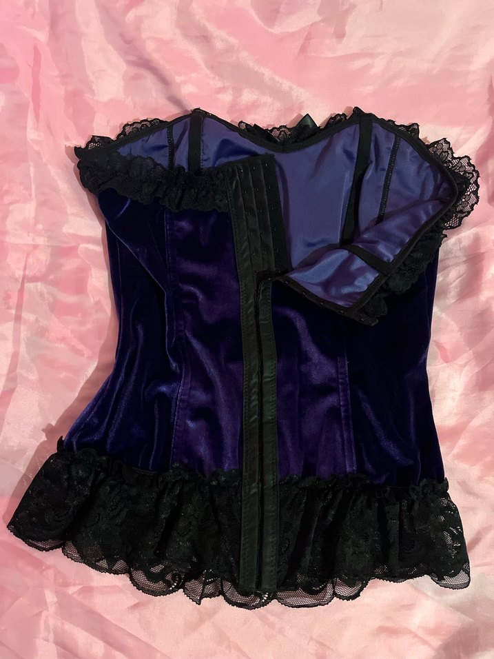 Mor Dantel Detaylı Gotik Straplez Bustiyer Korse - Görsel 2