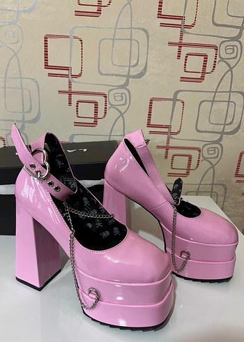 Lamoda Sweetheart Platform Heels